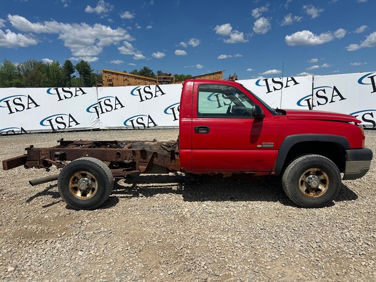 2005-chevrolet-3500-image-6