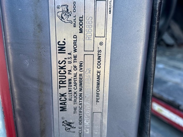 2001-mack-rd688s-image-102