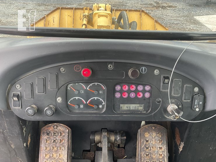 2005-caterpillar-953c-image-18