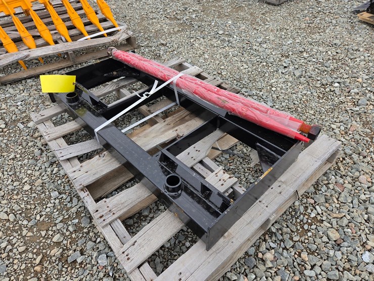 #6130-•-unused-future-bf47-two-tine-skid-steer-bale-spear-attachment-image-1