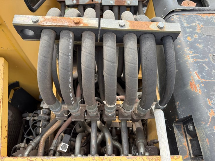 caterpillar-m318-image-83