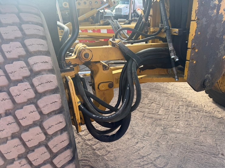 caterpillar-160m-image-54