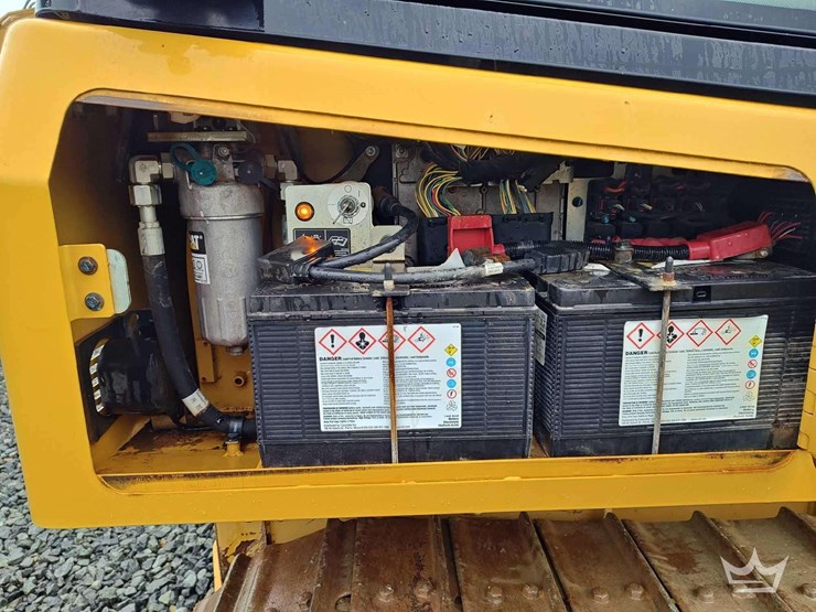 2020-caterpillar-d2-image-15