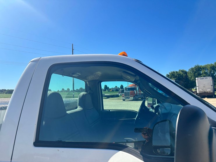 2004-ford-f450-image-23