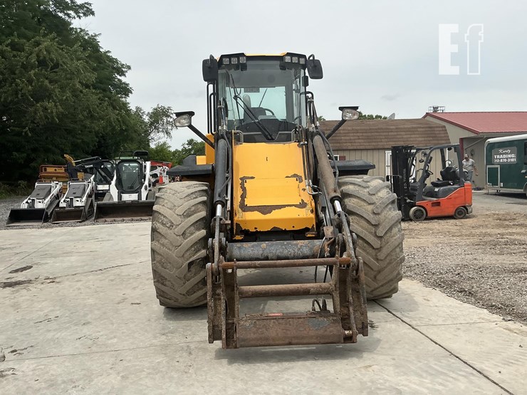 2018-jcb-427-image-7