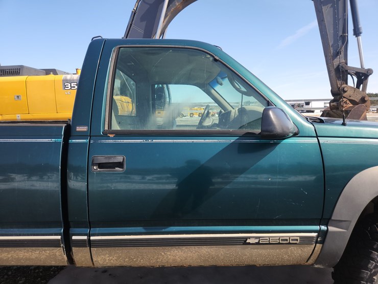1998-chevrolet-3500-image-21