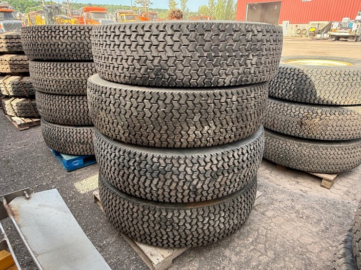 #1331-•-michelin-tires-with-rims-image-3