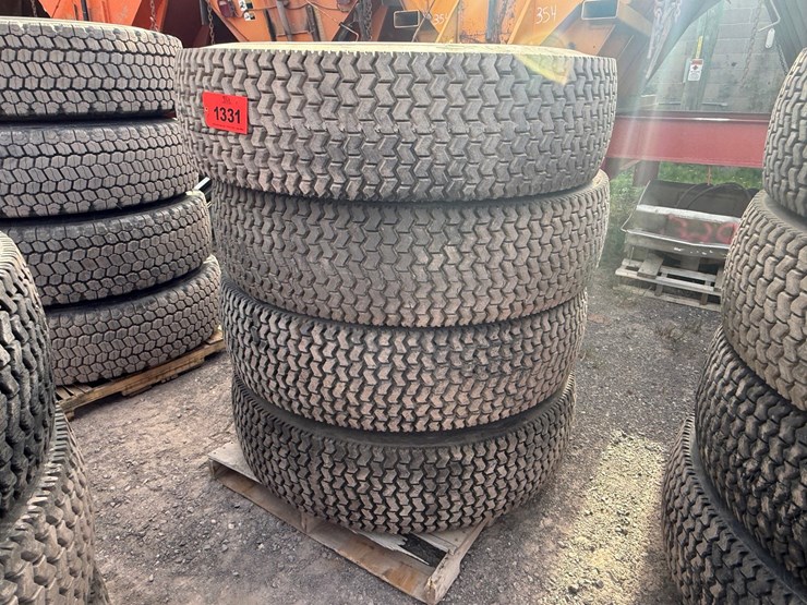 #1331-•-michelin-tires-with-rims-image-5