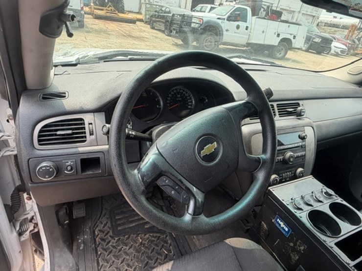 2011-chevrolet-tahoe-image-20