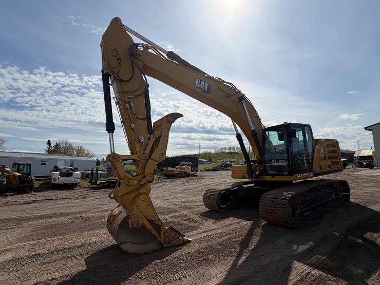 caterpillar-330-image-1
