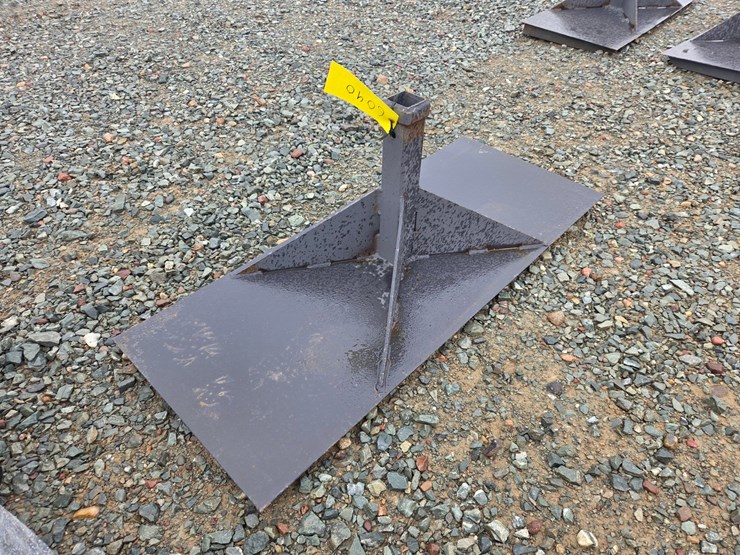 #6075-•-unused-2"-skid-steer-hitch-adapter-image-2
