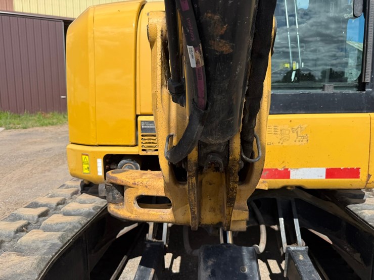 caterpillar-305.5e2-image-25