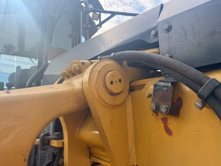caterpillar-160m-image-169