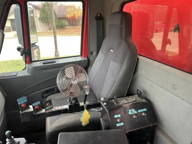 #1451-•-2013-international-workstar-tri-axle-dump-truck-image-48