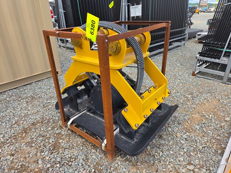 caterpillar-320-image-4