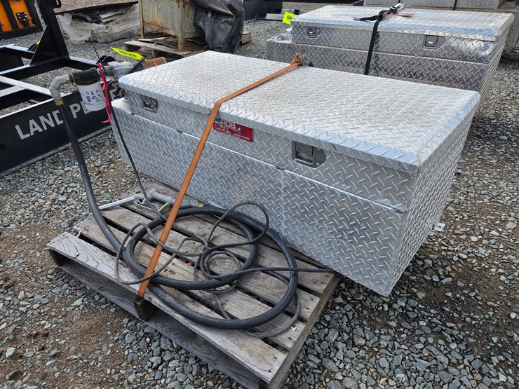 #6448-•-rds-60-gallon-fuel-transfer-tank-w/tool-box-and-pump-image-1
