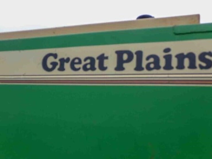 great-plains-30'-grain-drill,-14"-double-disc-image-6