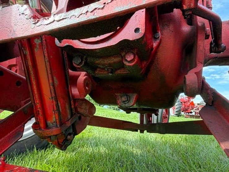 1962-farmall-560-diesel-image-11