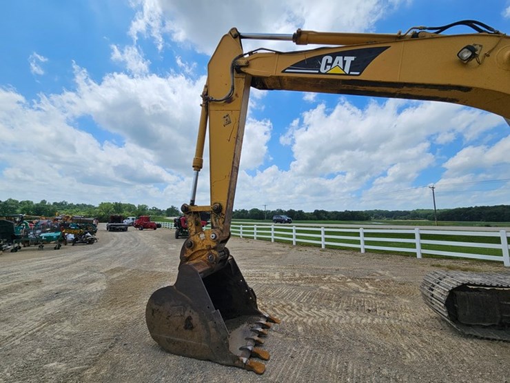 caterpillar-320c-image-15