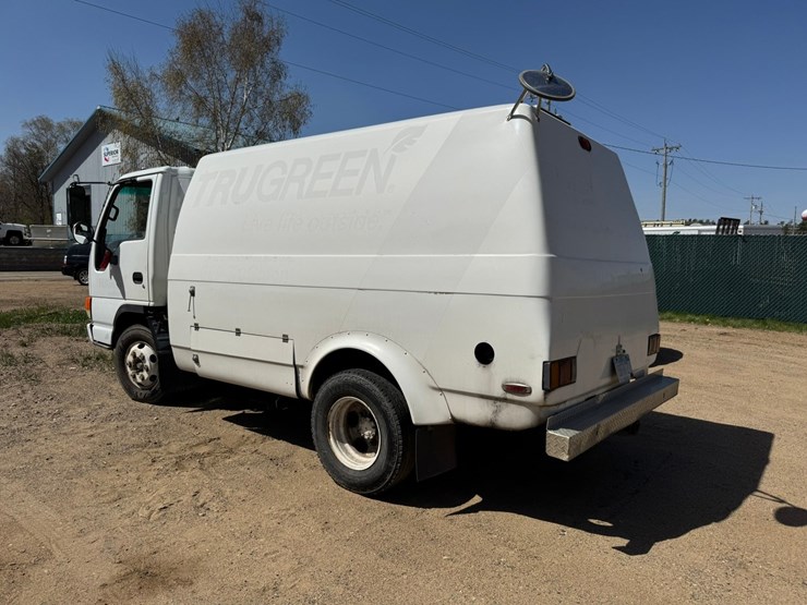 2001-isuzu-npr-image-5
