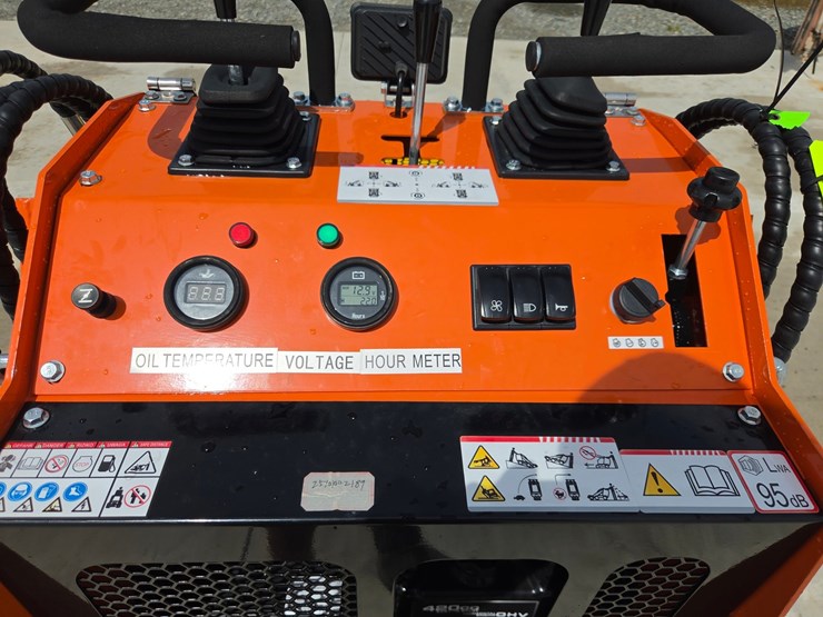 #5049-•-2026-36c-mini-skid-steer-image-26