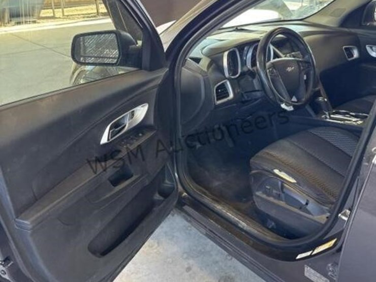 2016-chevrolet-equinox-ls-image-23