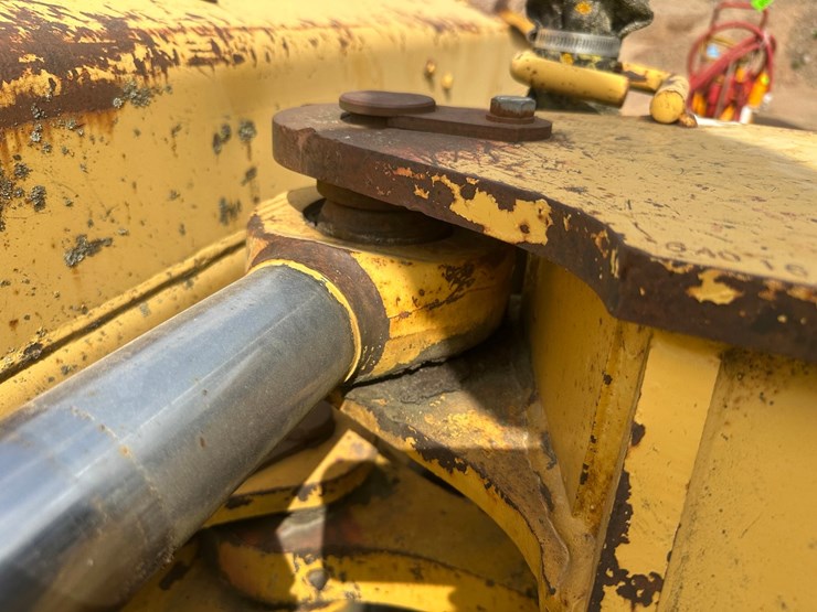 2006-deere-750j-lgp-image-23