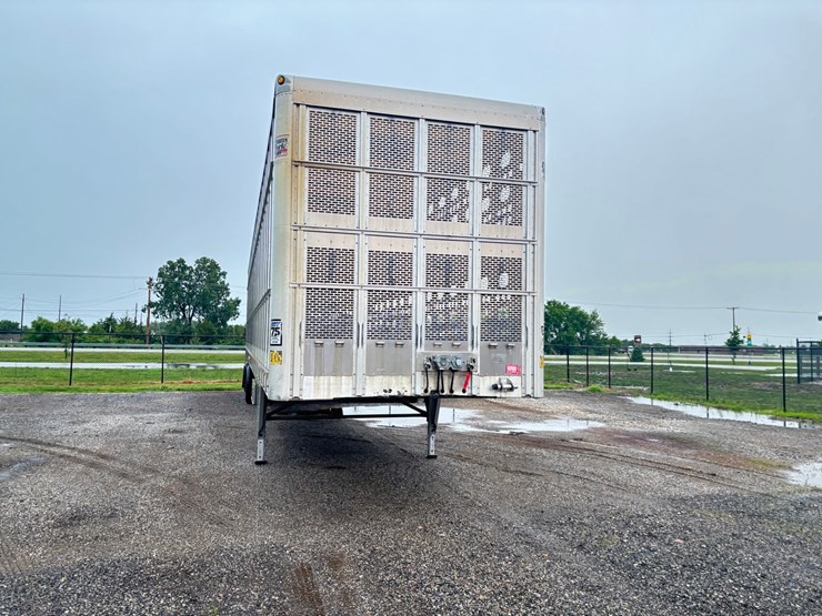 2017-eby-livestock-trailer-image-6