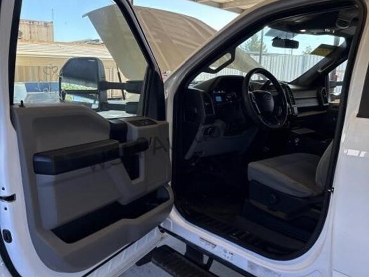 2019-ford-f450-image-25