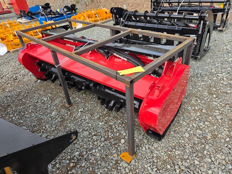 #6140-•-approx.-72"-unused-future-ft-72-skid-steer-mulcher-attachment-image-1