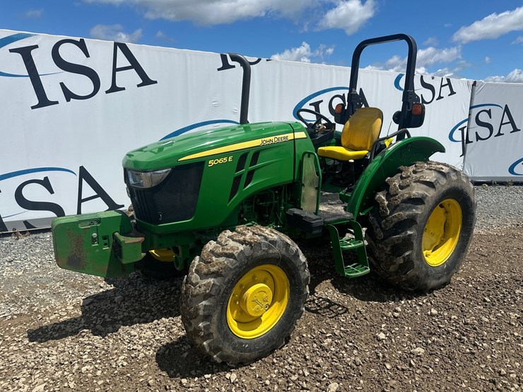 2018-john-deere-5065e-image-1