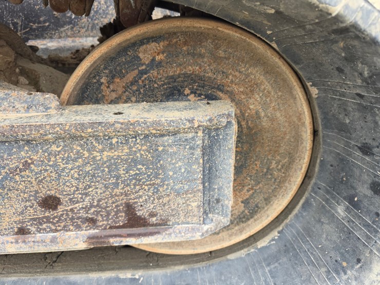 2020-bobcat-t740-image-45