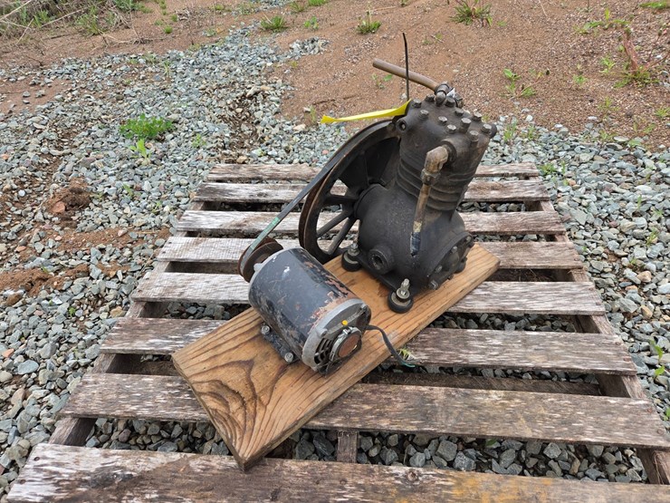 #6104-•-air-compressor-image-2