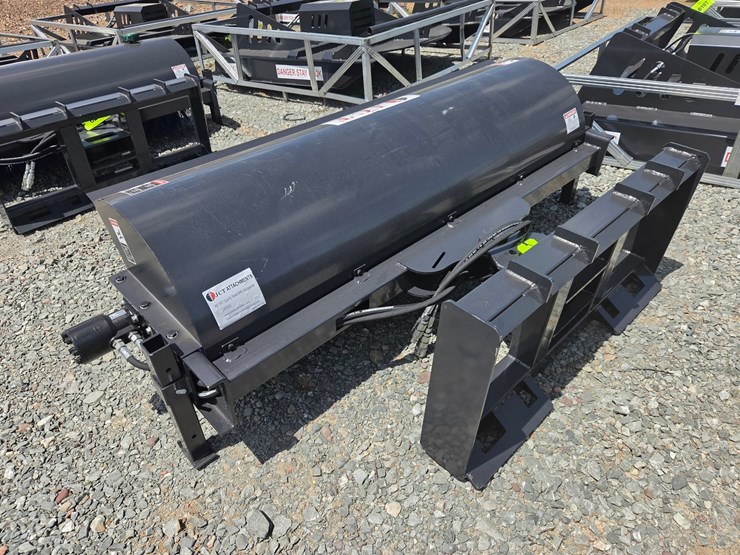 #6201-•-approx.-72"-unused-jct-skid-steer-sweeper-attachment-image-2