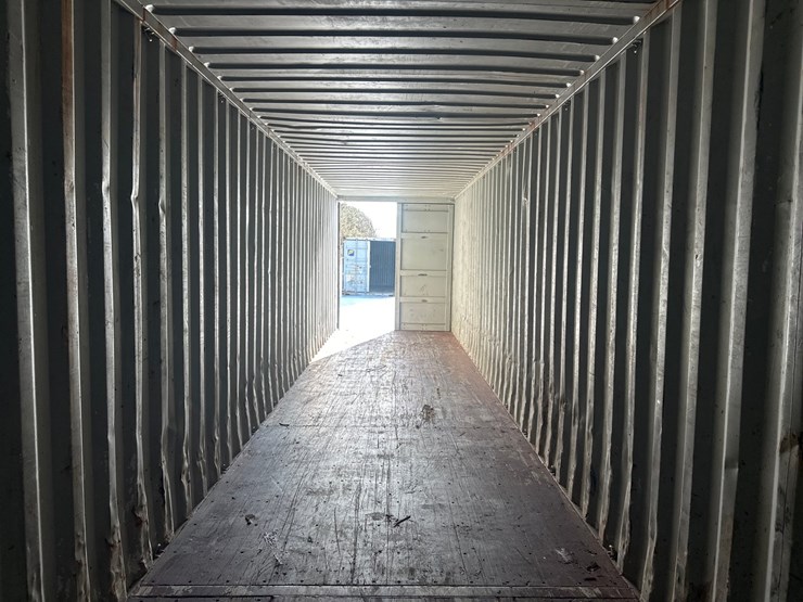 #5006-•-40'-shipping-container-image-11