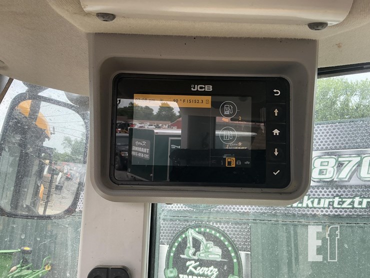2018-jcb-427-image-13