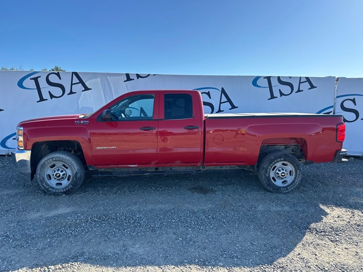 2015-chevrolet-silverado-2500hd-image-2