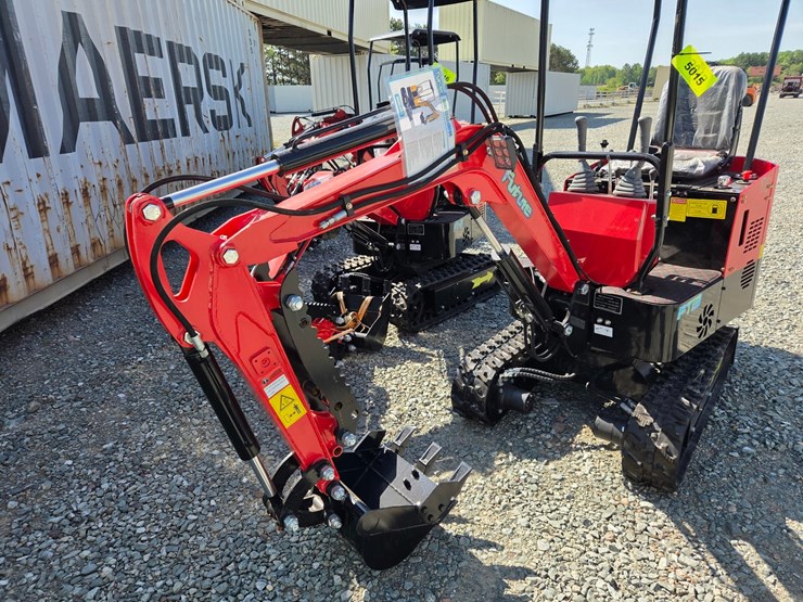 #5015-•-unused-future-ft13-mini-excavator-image-9