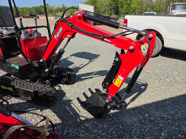 #5015-•-unused-future-ft13-mini-excavator-image-11