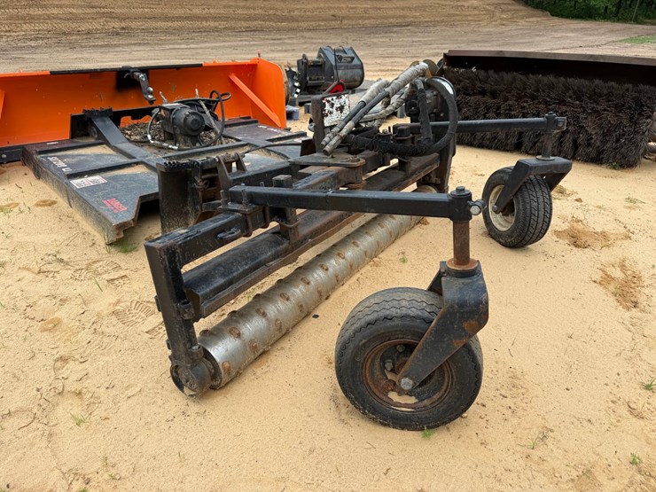 #1765-•-approx-72"-hydraulic-power-rake-attachment-image-4