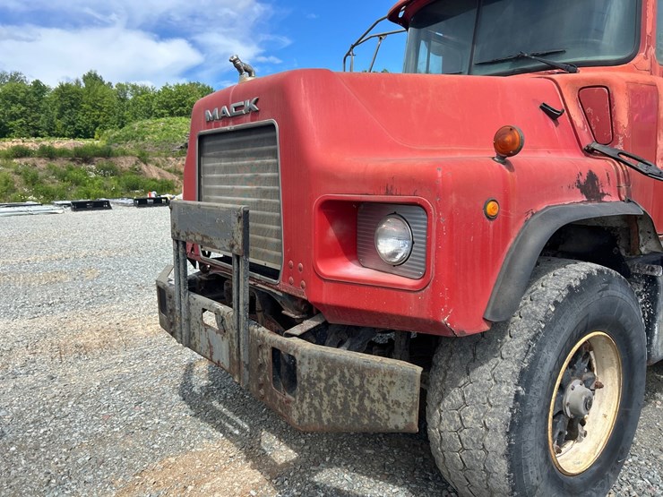 mack-dm688s-image-12