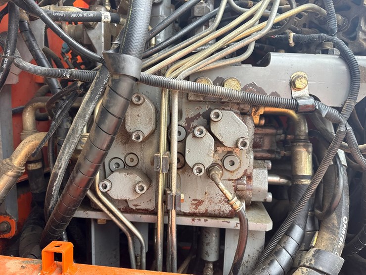 2006-hitachi-zx225-image-53