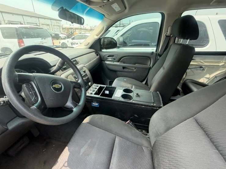 2011-chevrolet-tahoe-image-20