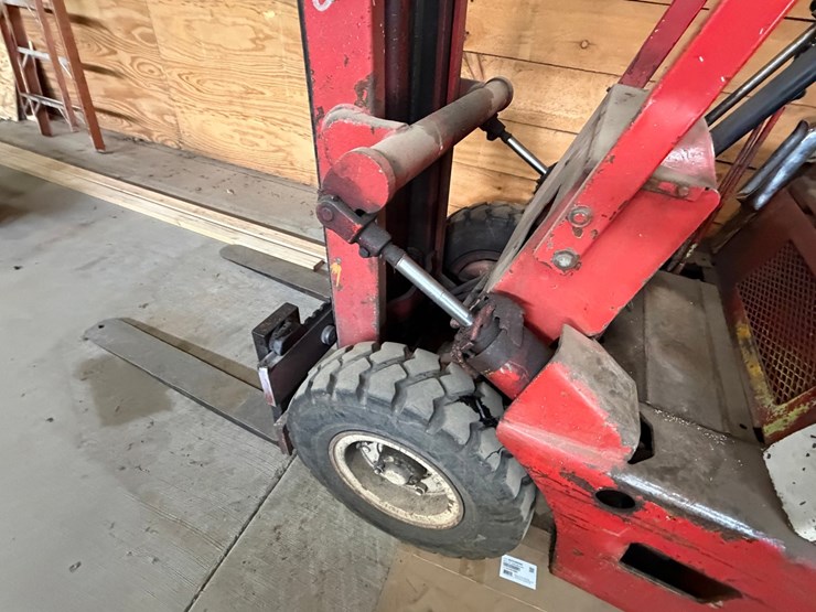 #1772-•-clark-forklift-image-9