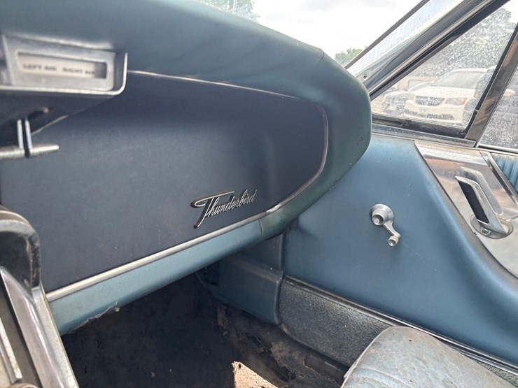 #2181-•-1964-ford-thunderbird-coupe-image-54