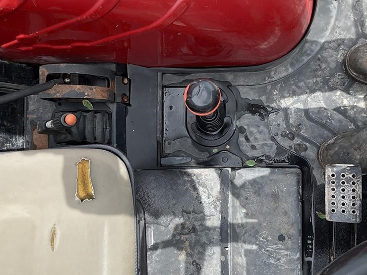 2011-case-ih-farmall-95-image-11
