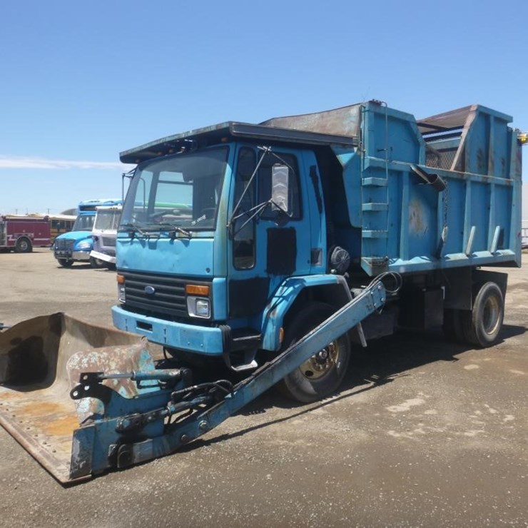 1996 FORD F800