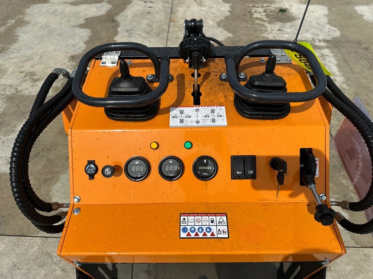 #5042-•-arteer-qb-480-mini-skid-steer-image-17