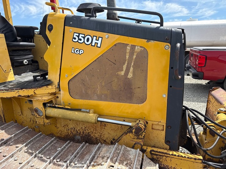 deere-550h-image-24