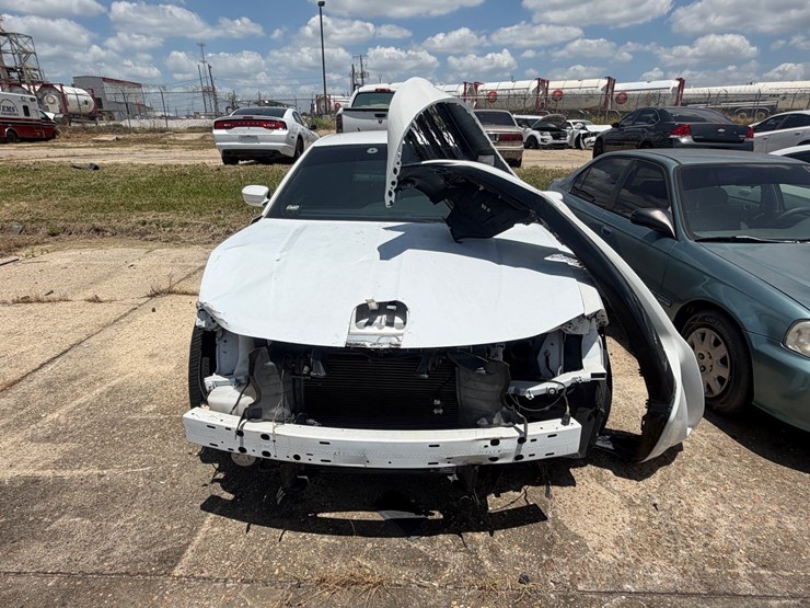 #76-•-2018-dodge-charger-image-9